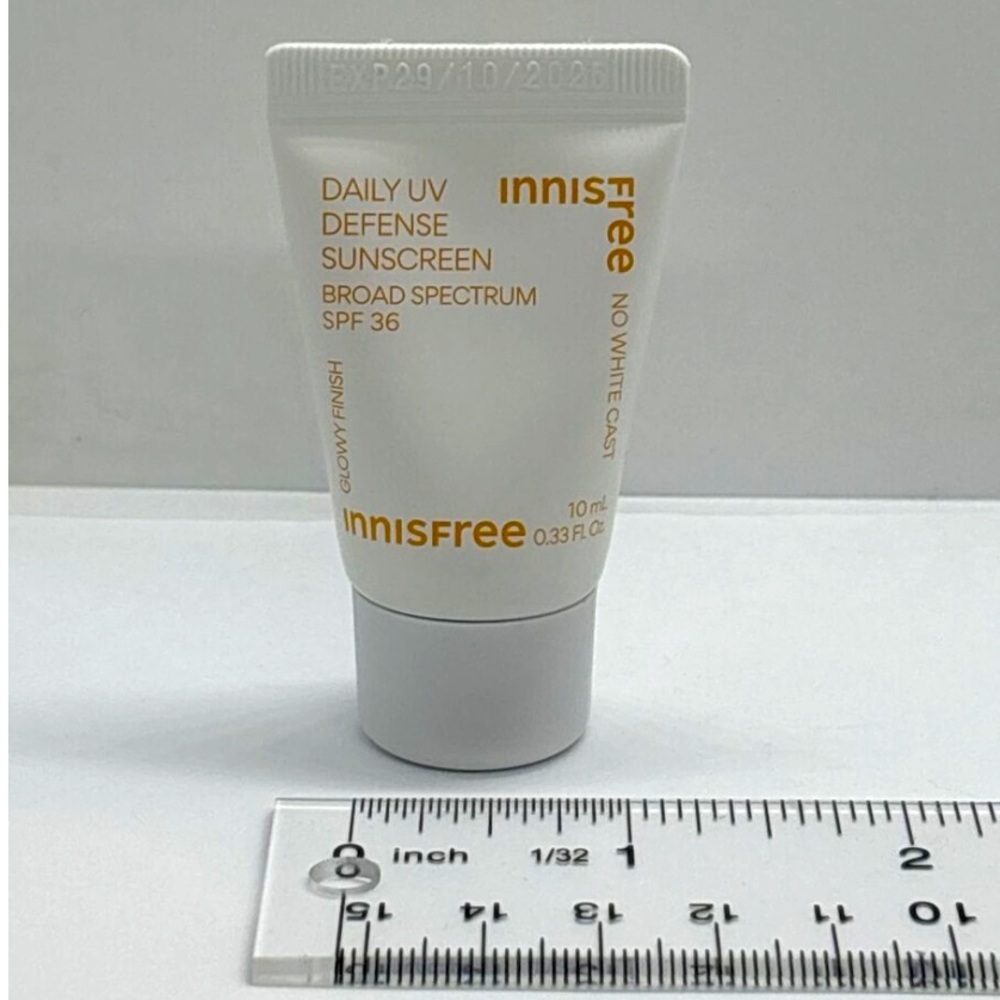 🌿 Innisfree Daily Mineral Sunscreen SPF 45 & Green Tea Seed Hyaluronic Cream Set - Picture 2 of 13